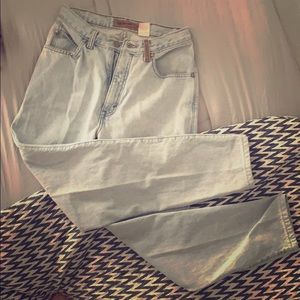Vintage Levi’s high waisted jeans